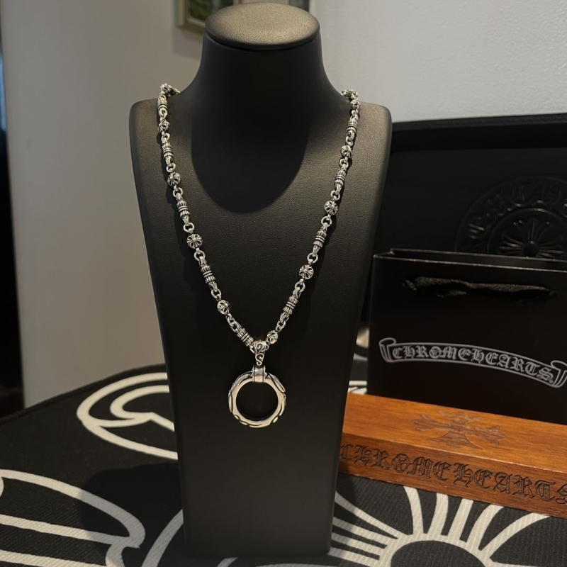 Ch*0me He**ts necklaces